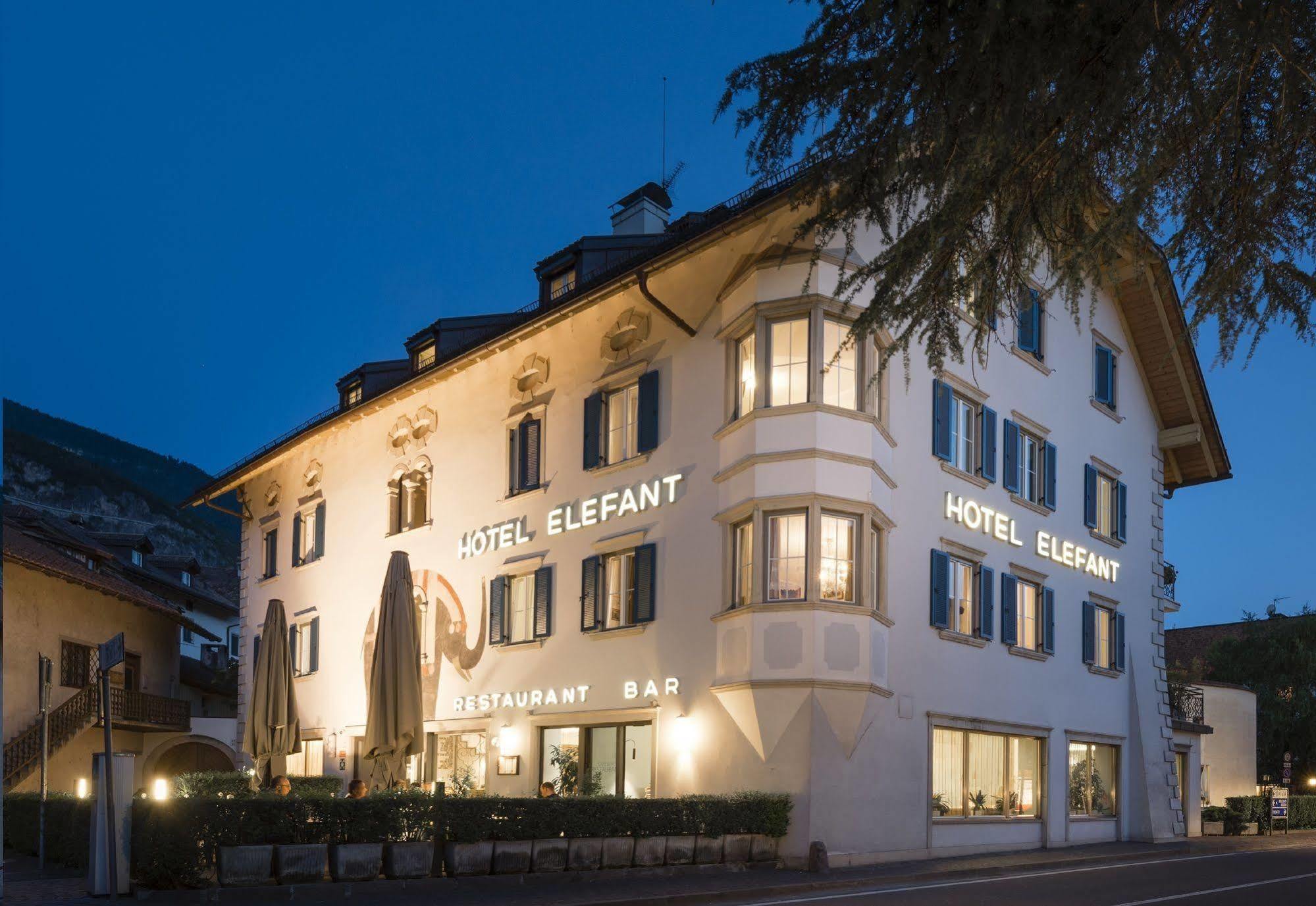 Hotel Elefant Ora / Auer Exterior photo